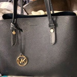 Authentic Michael Kors black M size purse